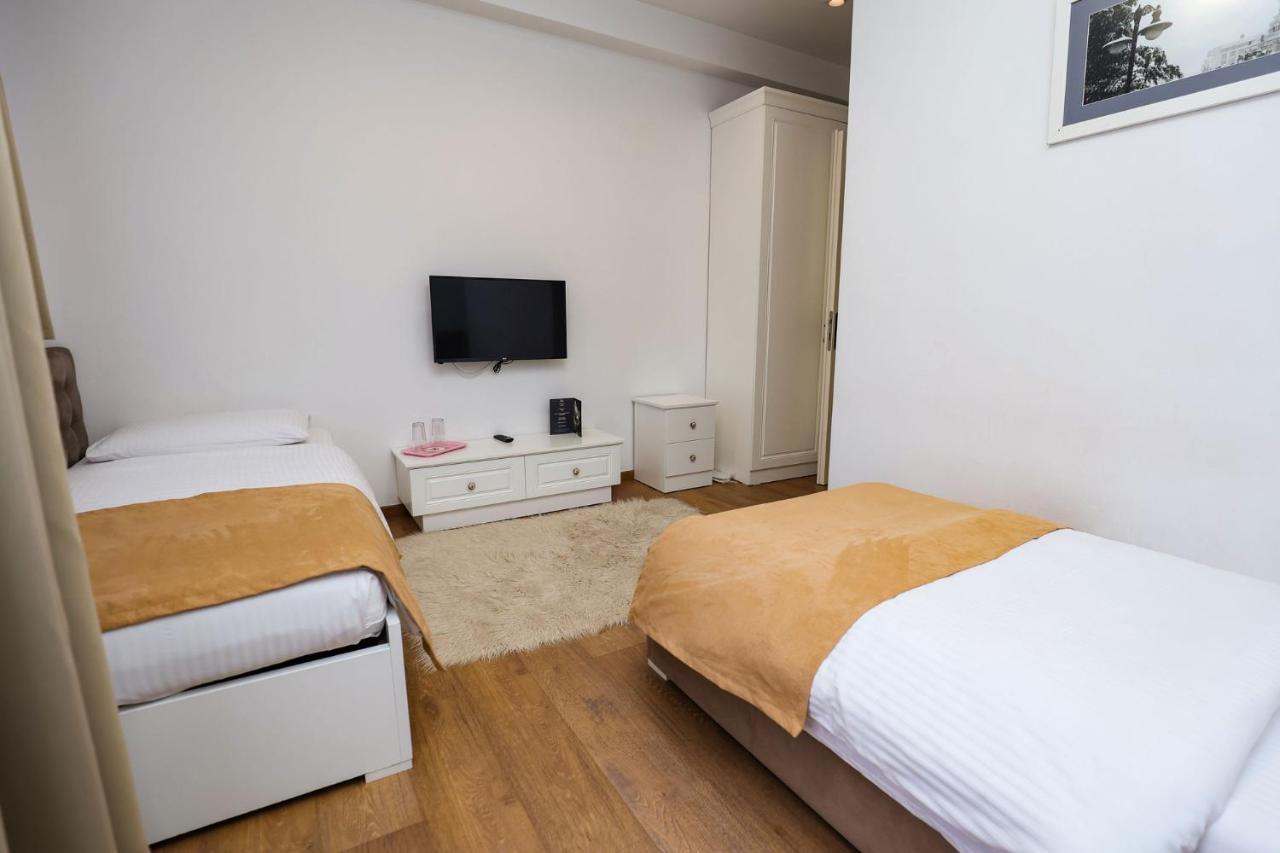 Bujtina Oxhaku Hotel Korce Exterior photo
